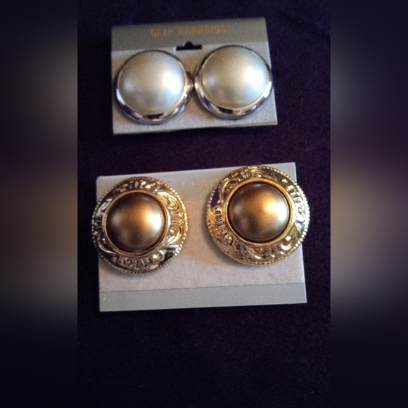 Vintage Trifari Silver/Pearl Tone Button Earrings And Gold Tone Earrings - Picture 1 of 5